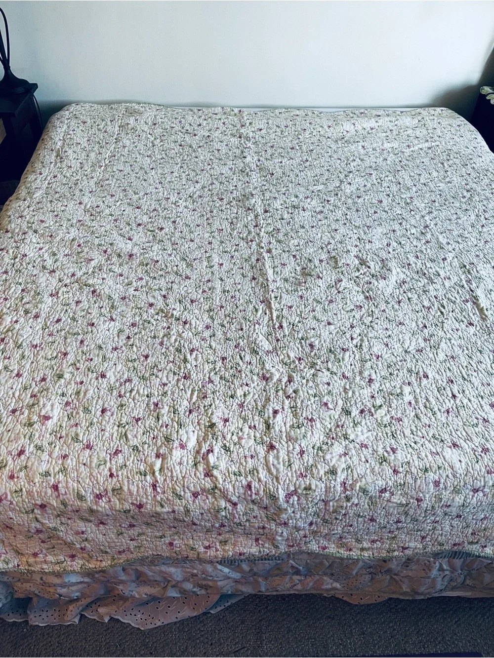 Home Classic Floral Quilt Pale Yellow Front & Light Mint Green Underside Full/Q
